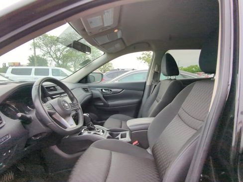 Used 2018 Nissan Rogue SV w/ Premium Package AWD/4WD image 5