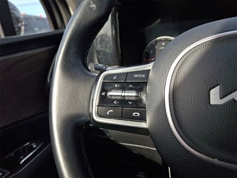 Used 2022 Kia Sorento S image 22