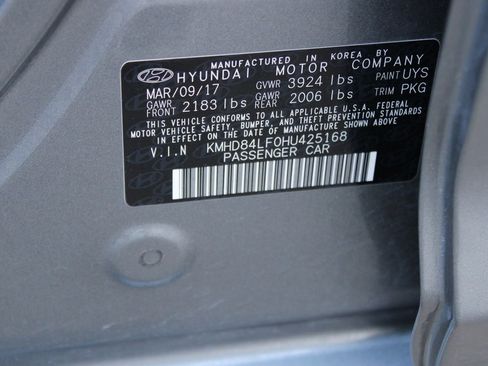 Used 2017 Hyundai Elantra SE image 27