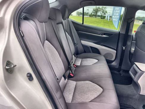 Used 2021 Toyota Camry LE FWD image 14