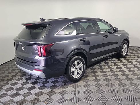 Certified 2025 Kia Sorento LX FWD image 4