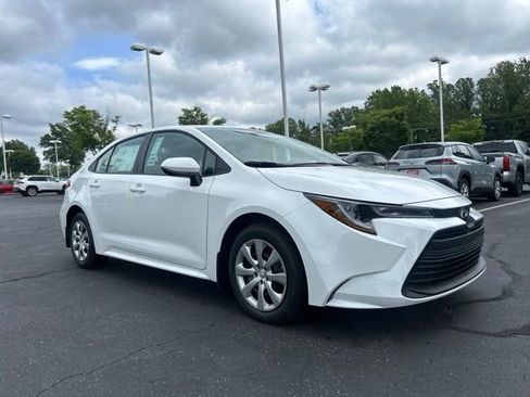 New 2026 Toyota Corolla LE FWD image 3