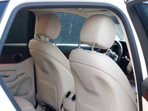 Used 2022 Mercedes-Benz GLC 300 4MATIC image 34