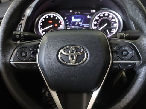 Used 2022 Toyota Camry LE AWD/4WD image 13