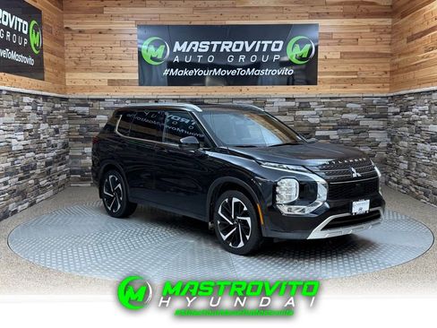 Used 2022 Mitsubishi Outlander SEL image 1