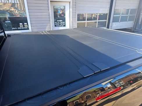 Used 2021 GMC Sierra 1500 SLT w/ SLT Premium Package image 9