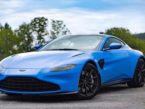 Used 2021 Aston Martin V8 Vantage Coupe RWD image 1