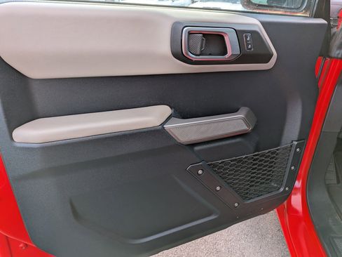 Used 2022 Ford Bronco Wildtrak image 14