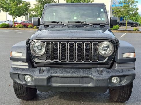 Used 2024 Jeep Wrangler Sport AWD/4WD image 4