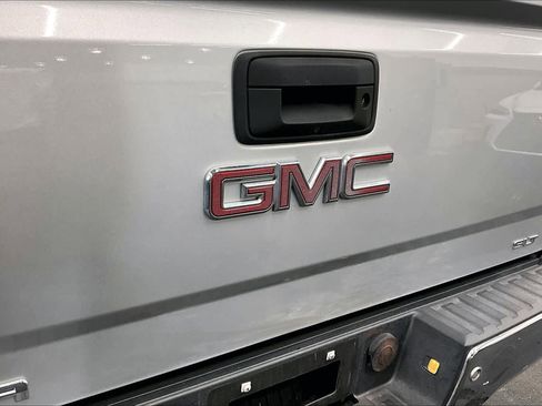 Used 2018 GMC Sierra 1500 SLT w/ Enhanced Driver Alert Package RWD image 30