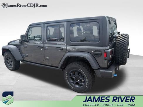Used 2023 Jeep Wrangler Unlimited w/ Cold Weather Group AWD/4WD image 5