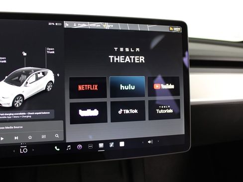 Used 2021 Tesla Model Y Long Range image 18