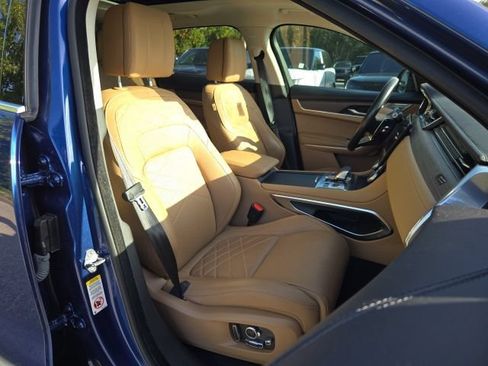 Used 2022 Jaguar F-PACE S AWD/4WD image 12