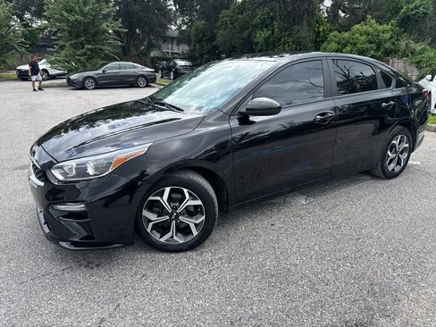 Used 2021 Kia Forte LXS FWD image 3