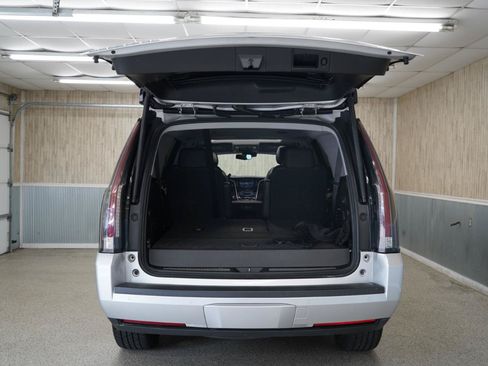 Used 2019 Cadillac Escalade Luxury AWD/4WD image 39