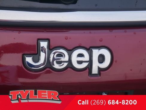 Used 2022 Jeep Compass Latitude AWD/4WD image 15
