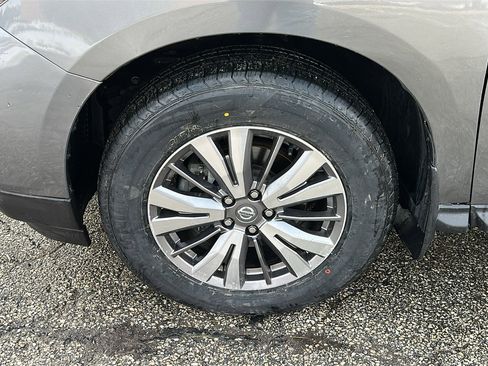 Certified 2020 Nissan Pathfinder SV image 9
