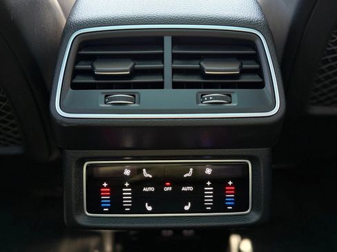 Used 2021 Audi e-tron Prestige w/ Prestige Package AWD/4WD image 36