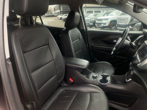 Used 2024 GMC Terrain SLT image 28