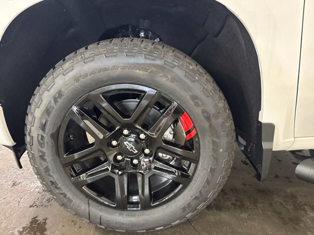 New 2026 Chevrolet Silverado 1500 RST w/ Redline Edition AWD/4WD image 7