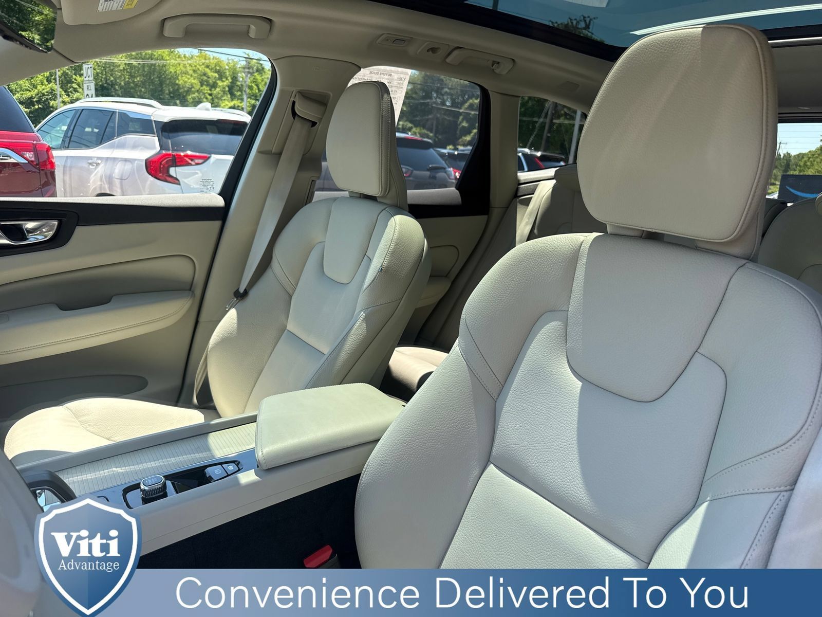 Certified 2025 Volvo XC60 T8 Plus w/ Climate Package AWD/4WD image 18