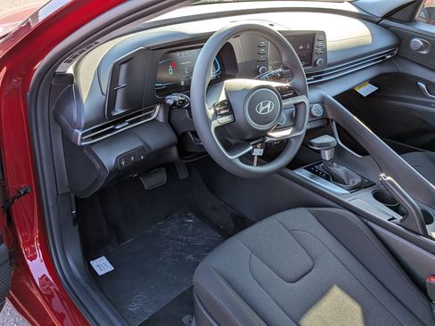 New 2026 Hyundai Elantra SE image 8