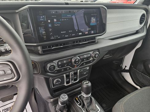 Used 2024 Jeep Wrangler Sport S image 19