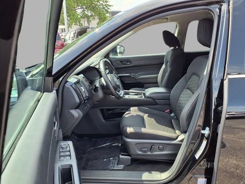 Used 2025 Nissan Pathfinder SV AWD/4WD image 20