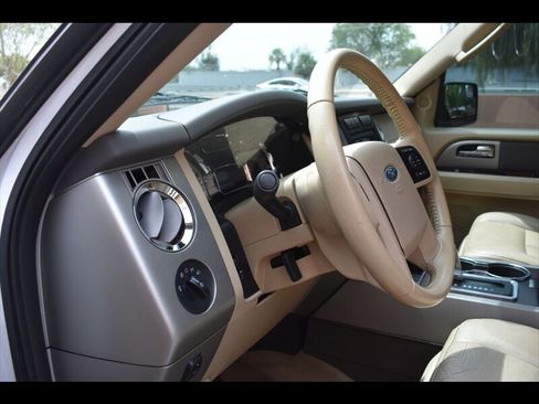 Used 2013 Ford Expedition EL XLT image 15