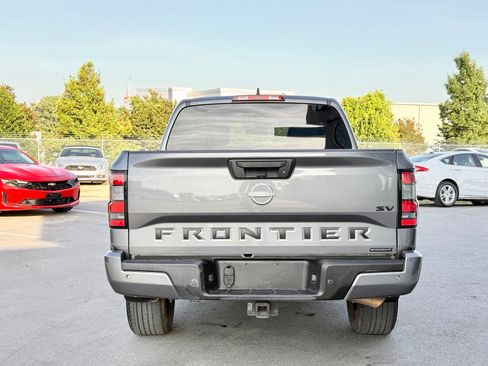 Used 2023 Nissan Frontier SV w/ Midnight Edition Package RWD image 9