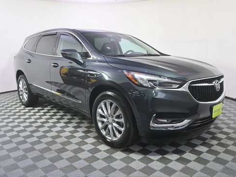 Used 2021 Buick Enclave Essence w/ Sound and Sites Package AWD/4WD image 8