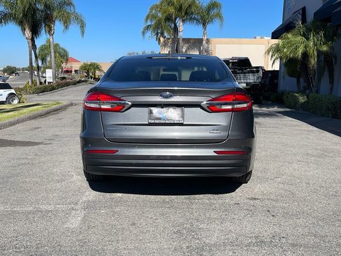 Used 2020 Ford Fusion SE image 6