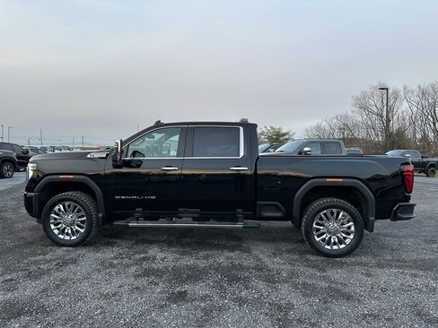 Used 2024 GMC Sierra 2500 Denali image 10