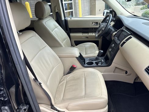 Used 2017 Ford Flex SEL w/ Equipment Group 202A AWD/4WD image 30