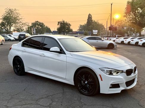Used 2018 BMW 330i Sedan w/ M Sport Package RWD image 6