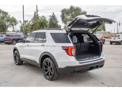 Used 2022 Ford Explorer ST w/ Equipment Group 401A AWD/4WD image 9