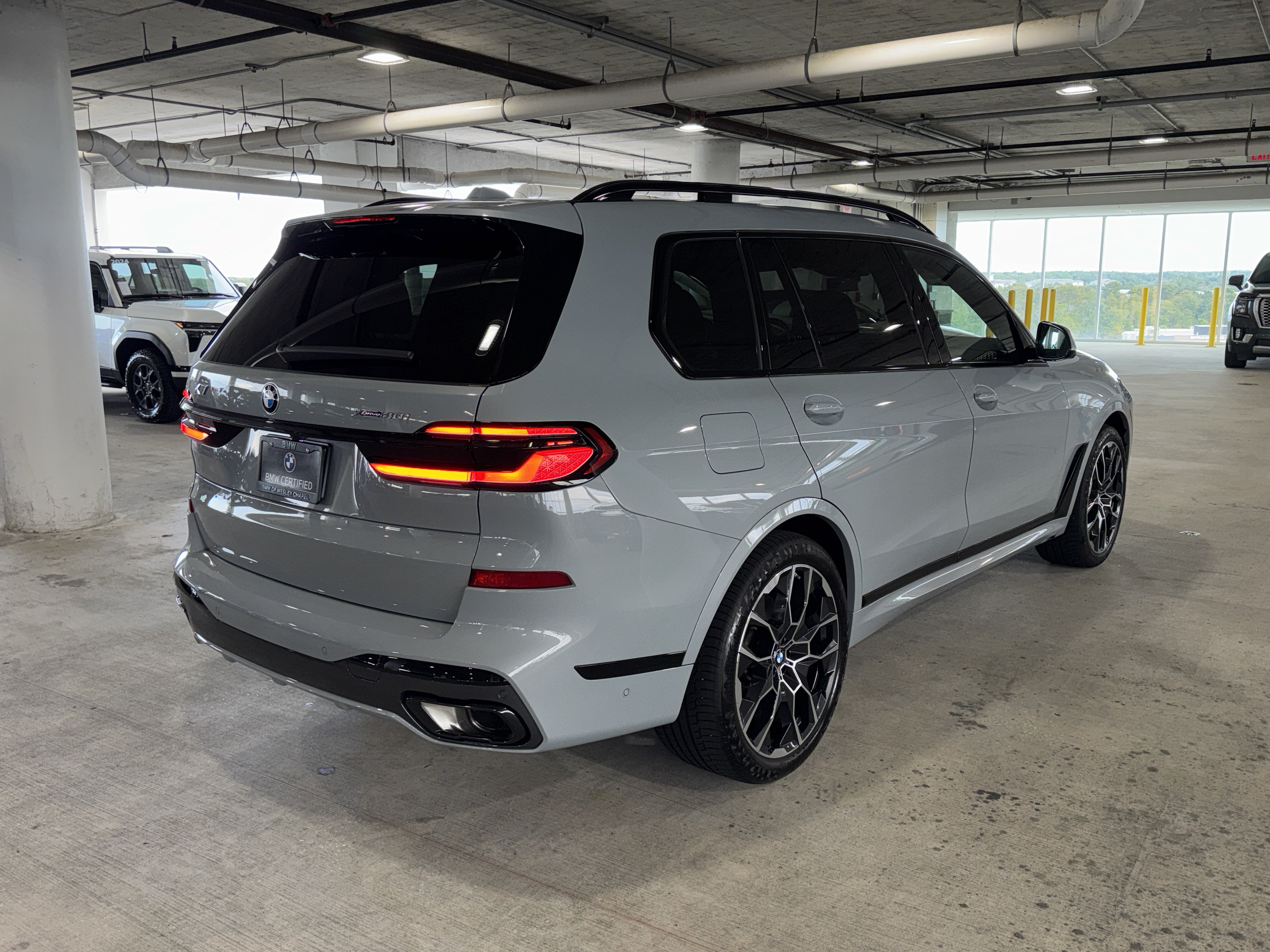 Certified 2026 BMW X7 xDrive40i w/ M Sport Package AWD/4WD image 8