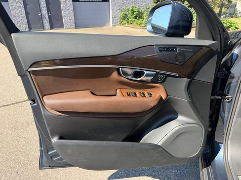 Used 2019 Volvo XC90 T6 Momentum w/ Advanced Package AWD/4WD image 16