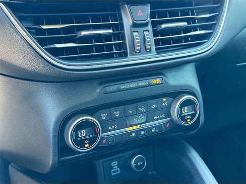 Used 2021 Ford Escape Titanium image 16