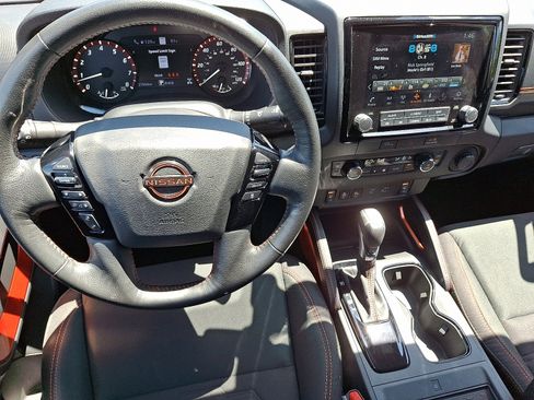 Used 2023 Nissan Frontier PRO-4X w/ Pro Convenience Package image 11