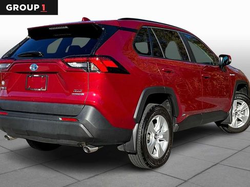 Used 2021 Toyota RAV4 XLE w/ Convenience Package AWD/4WD image 13