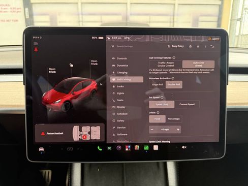 Used 2022 Tesla Model Y Performance AWD/4WD image 15