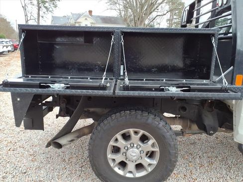 Used 2017 RAM 3500 Tradesman w/ Chrome Appearance Group image 12