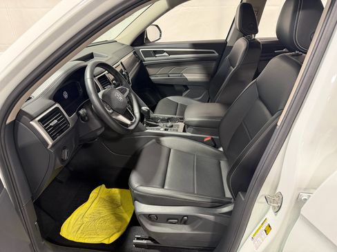 Used 2022 Volkswagen Atlas SE w/ Black Wheel Package image 24