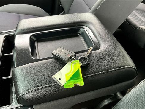 Used 2017 Chevrolet Silverado 1500 LT w/ All Star Edition image 31