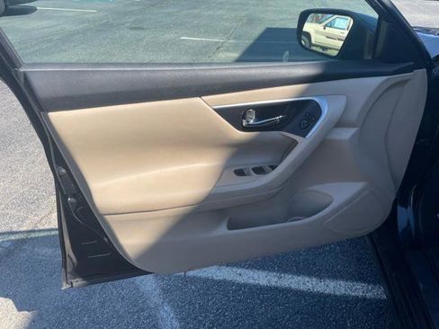 Used 2016 Nissan Altima 2.5 S w/ Power Driver Seat Package image 10