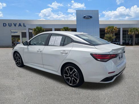Used 2025 Nissan Sentra SR w/ SR Premium Package FWD image 6