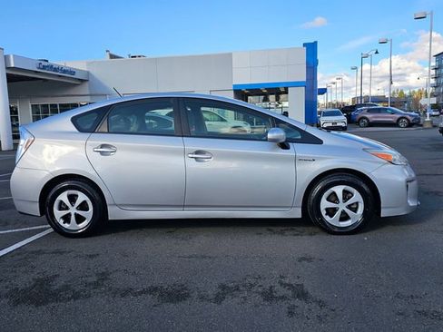 Used 2013 Toyota Prius Three w/ Solar Roof Pkg image 7