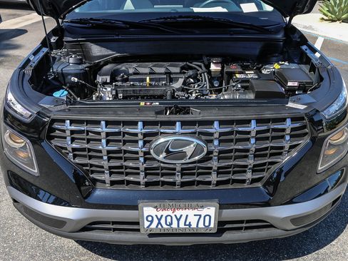 Certified 2024 Hyundai Venue SEL FWD image 33