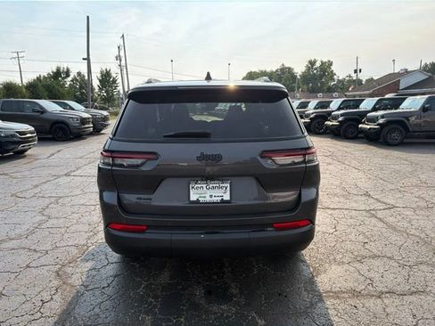 Used 2023 Jeep Grand Cherokee L Laredo AWD/4WD image 7